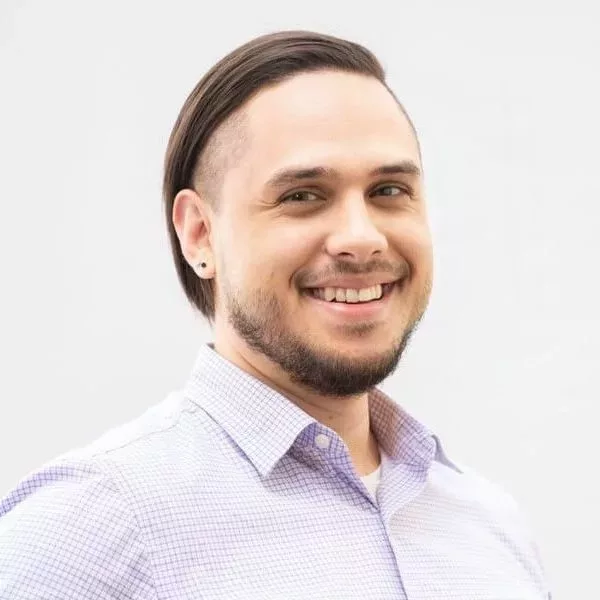 hs headshot e1639530537421 jpg webp